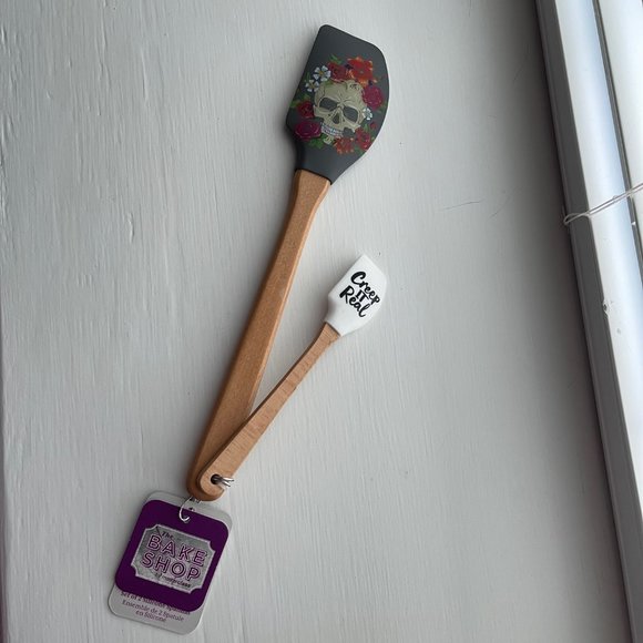 New Creep It Real and Skull Set of 2 Silicone Spatulas the Bake Shop - Picture 8 of 10